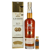 A.H. Riise 1888 COPENHAGEN XO Spirit Drink 40,1 % vol. 0,7 l dans un coffret cadeau avec une miniature Non Plus Ultra de 0,02 l